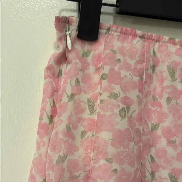 NWT Hollister: Ultra High-Rise Seamed Skort in Pink Floral - Picture 6 of 6
